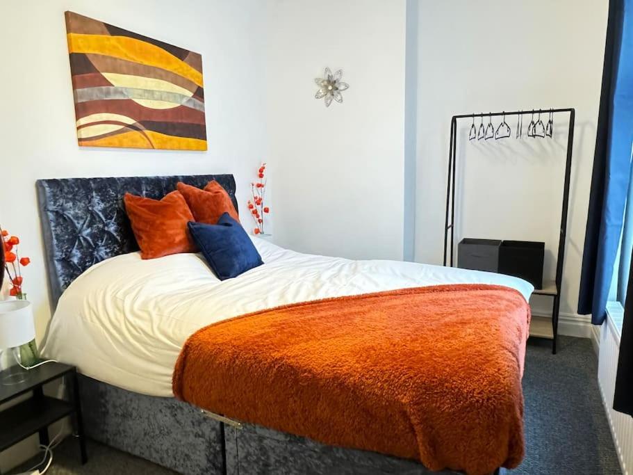 Cosy Home In Barnsley Centre Экстерьер фото