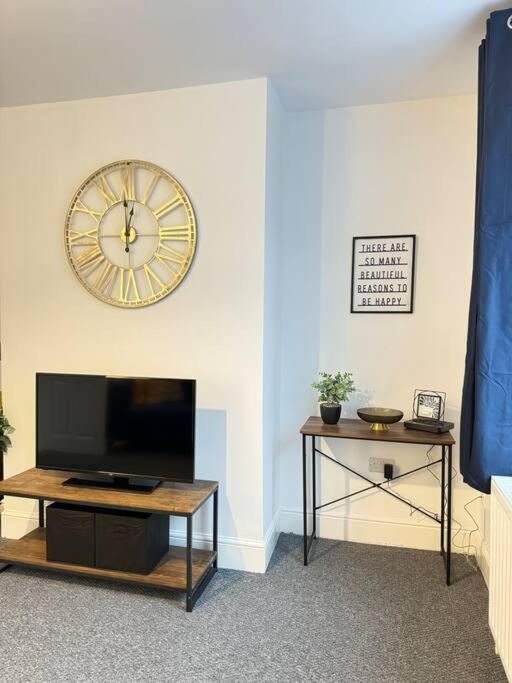 Cosy Home In Barnsley Centre Экстерьер фото