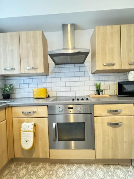 Cosy Home In Barnsley Centre Экстерьер фото